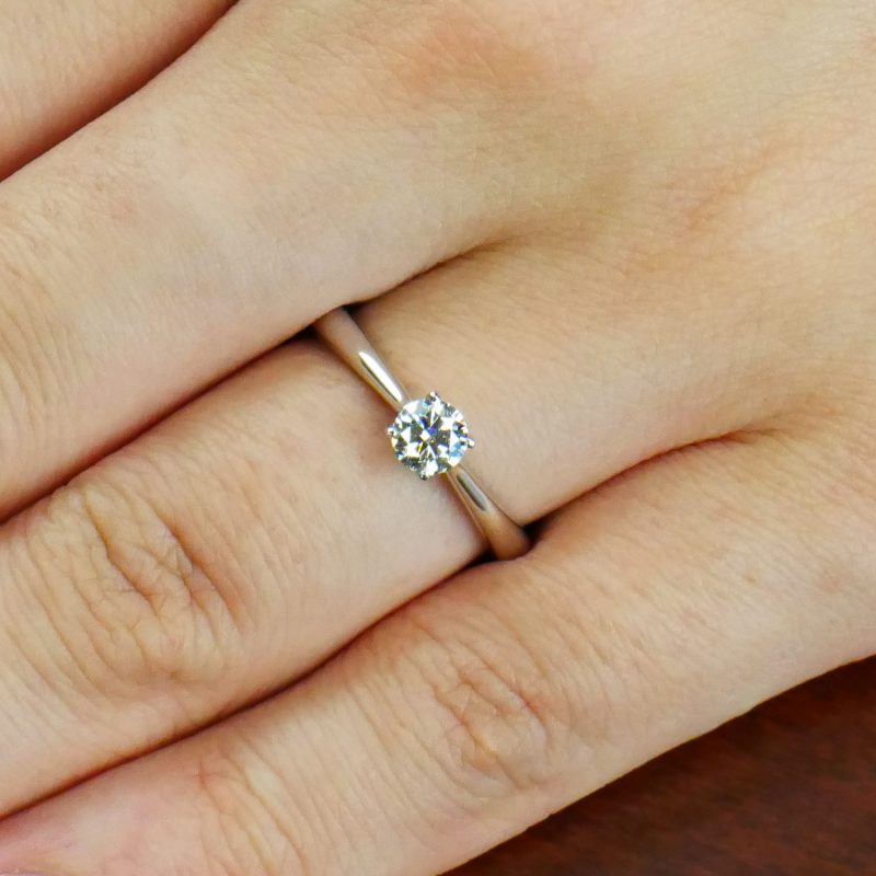 婚約指輪 Butterfly 0.30ctダイヤモンド プラチナ