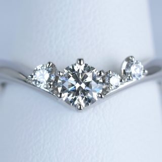 オーダーメイドの婚約指輪　ダイヤモンド