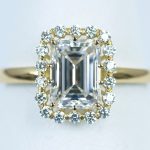 エメラルドカットの婚約指輪。ダイヤモンド 1.2カラット G VS1