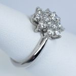 婚約指輪 フラワー 0.94カラット ダイヤモンド