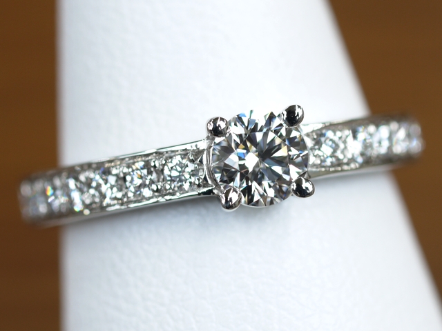 IF（インターナリーフローレス）の ダイヤモンドで婚約指輪Rayを製作 