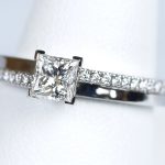 プリンセスカットの婚約指輪　0.51カラット F VVS2