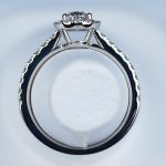 オーバルカット 婚約指輪