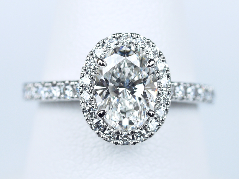 1カラット ダイヤ 婚約指輪 オーバルカット 1.01ct F VS1を使った婚約指輪です。 | オーダーメイド通販 |  山梨・甲府のジュエリーブランドIZURU