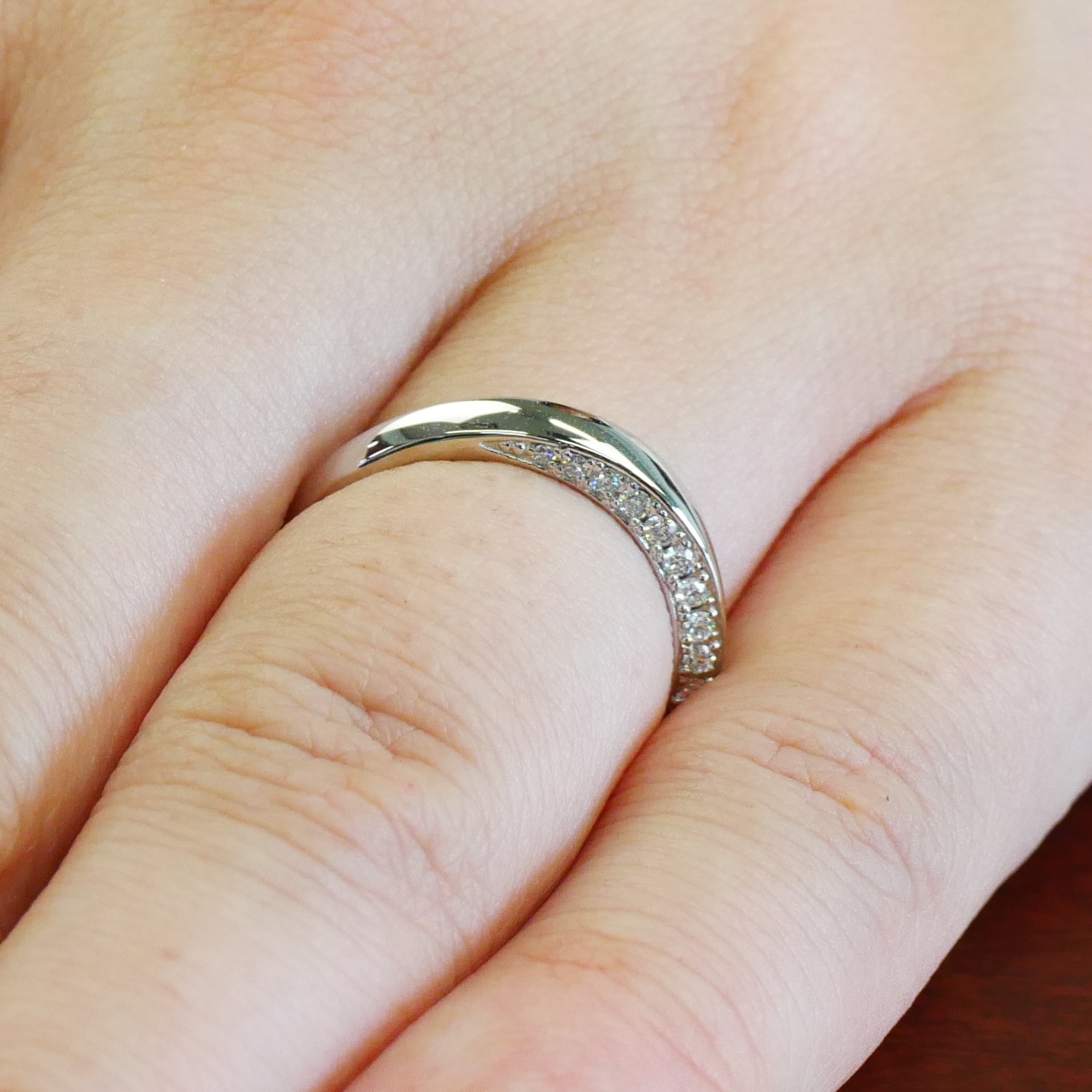 結婚指輪No4 2.5 ダイヤモンド プラチナ(幅2.5mm / Pt950) らせんデザイン | 結婚指輪の通販 | 山梨・甲府のジュエリー