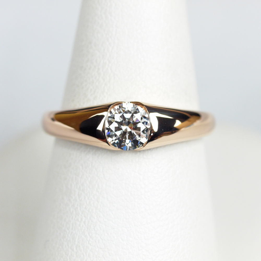 宙に浮いたダイヤモンド ソリティア・立て爪なし 0.5カラットのダイヤモンドを使った指輪です。 | オーダーメイド通販 | 山梨・甲府の