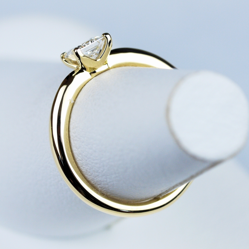 プリンセスカット 0.35ct D VVS2 シンプルなソリテールの婚約指輪です。 | オーダーメイド通販 | 山梨・甲府のジュエリーブランド