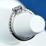 オーバルカット ダイヤモンド 婚約指輪