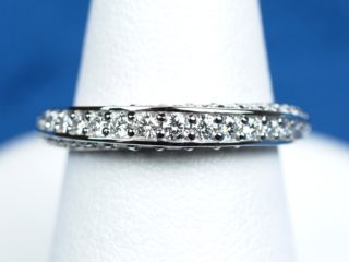 メビウス 結婚指輪 ダイヤモンド