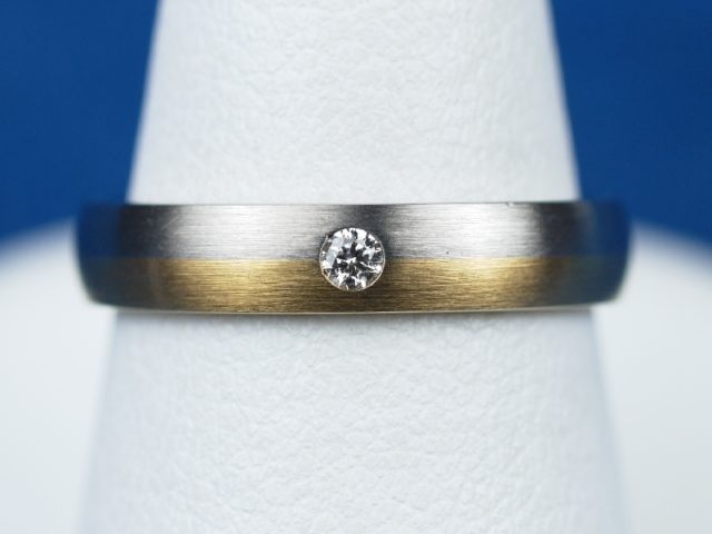 鍛造 結婚指輪 プラチナとゴールドのコンビネーション