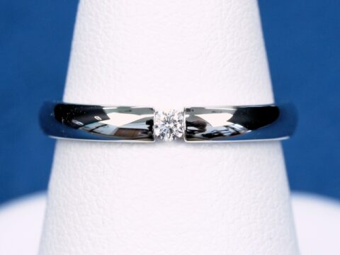 結婚指輪 ダイヤモンドが宙に浮くセッティング