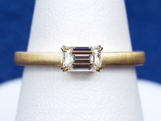 婚約指輪 エメラルドカット 0.42ct D VVS1 ゴールド
